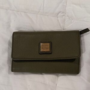 Dooney & Bourke Olive Green Leather Wallet